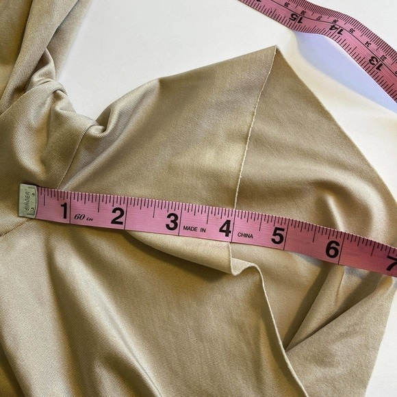 Spanx Simplicity Shapewear Shorts Womens Size L Tan Nude High Waist - Picture 6 of 7